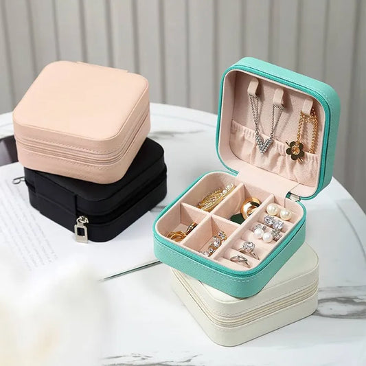 Travel leather jewelry case